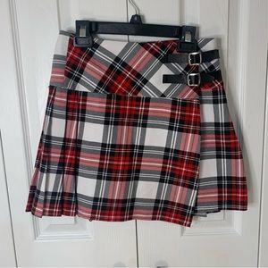 BooHoo Boutique Sz2 red/black&white plaid wrap mini skirt with buckles
